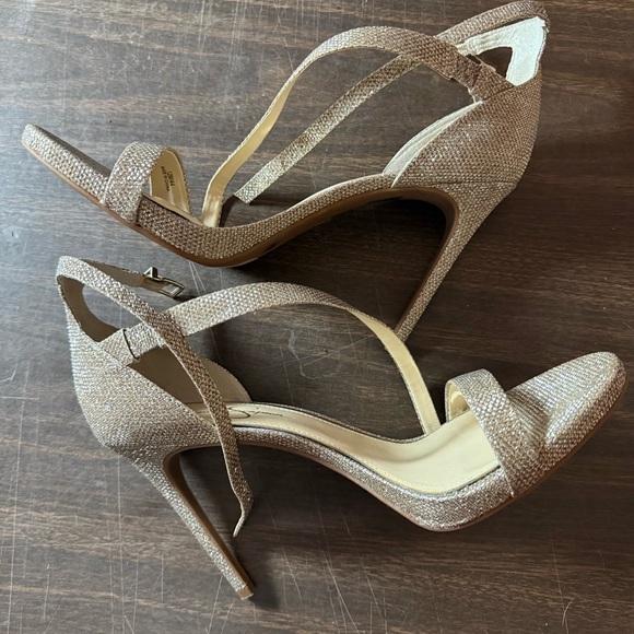 JESSICA SIMPSON JS-RAYLI2 GOLD SPARKLE MESH HEEL SIZE US12 Perfect! - Picture 3 of 8